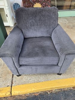 Arm Chair (Read before you message)