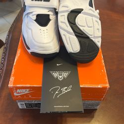 NIKE AIR DIAMOND TURF PROTRO SIZE 13 “ Atlanta Falcons “ Brand New Dead Stock!
