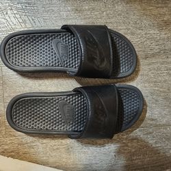 Nike Slides Size 8