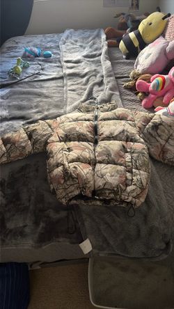 Forever 21 puffer camo