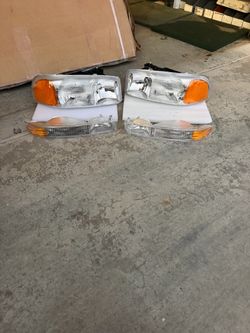 99-2007 gmc sierra and gmc Yukon headlights