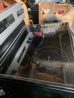 Electric Range with Glass Ceramic Cooktop
