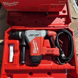 Milwaukee 1-9/16 in. SDS-Max Rotary Hammer Drill 