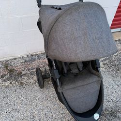 gray britax stroller ($400 STROLLER!!!)