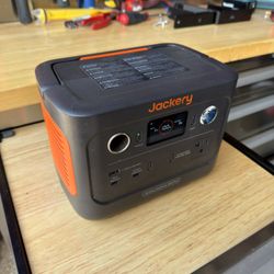 Jackery Explorer 300 Plus Portable Power Station