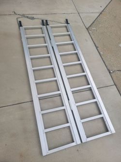 Haul-Master / U.S. General bi-fold aluminum loading ramp