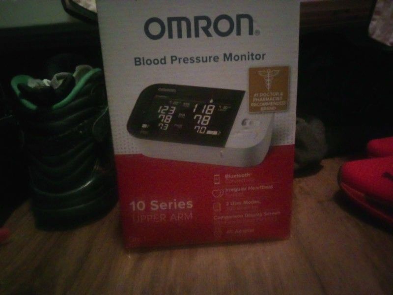 Omron Blood Pressure Blyettoth Monitor