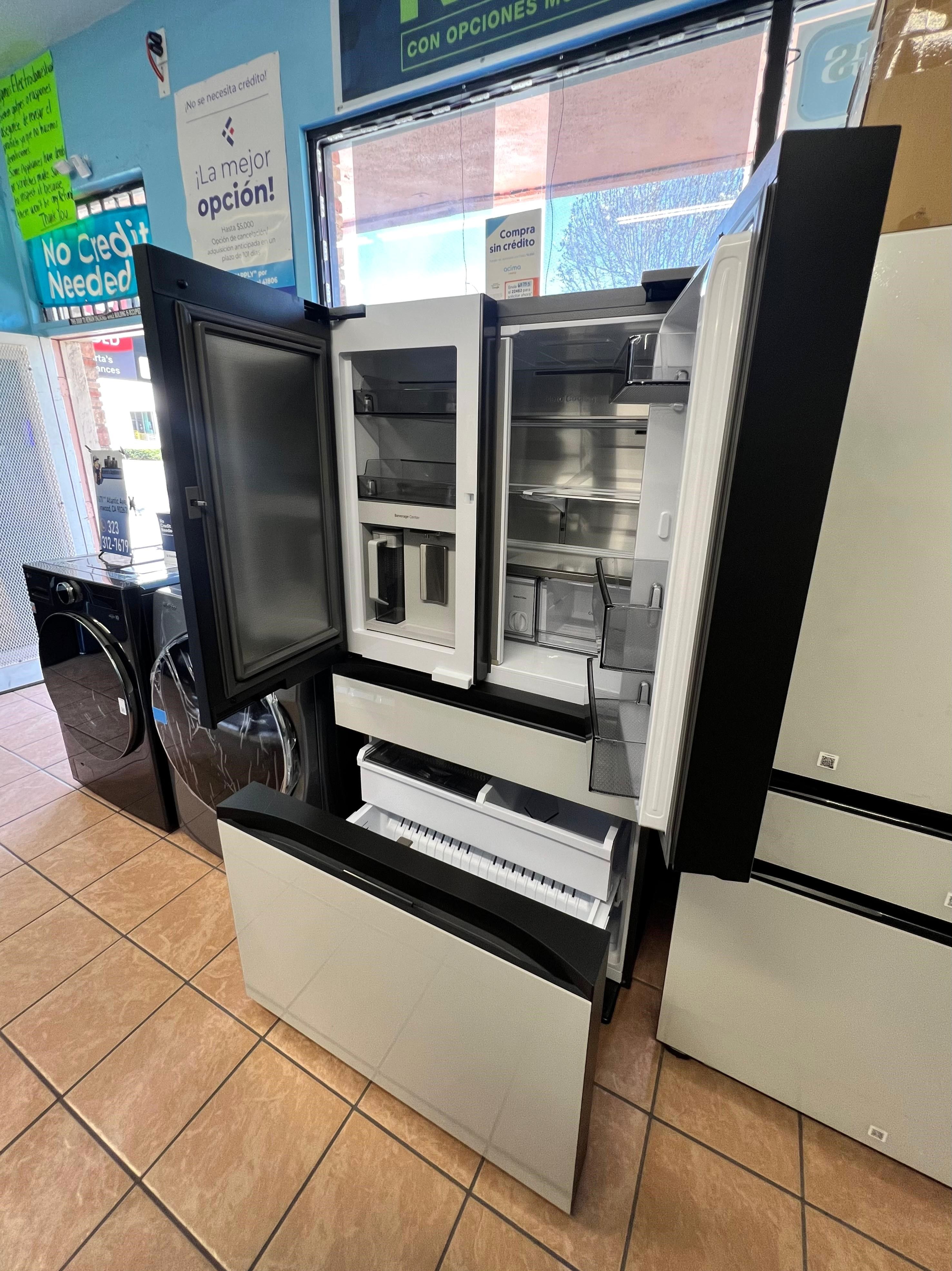 Samsung Bespoke 23 Cu Ft 4 French Door Smart Refrigerator With Beverage Center In White Glass Counter Depth