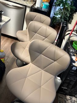 3 Adjustable Hydraulic Bar Stool with Diamond Stitching