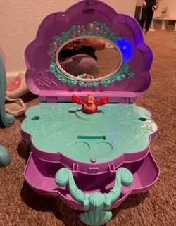Little mermaid music box free with purchase