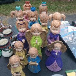 Christmas Carolers 