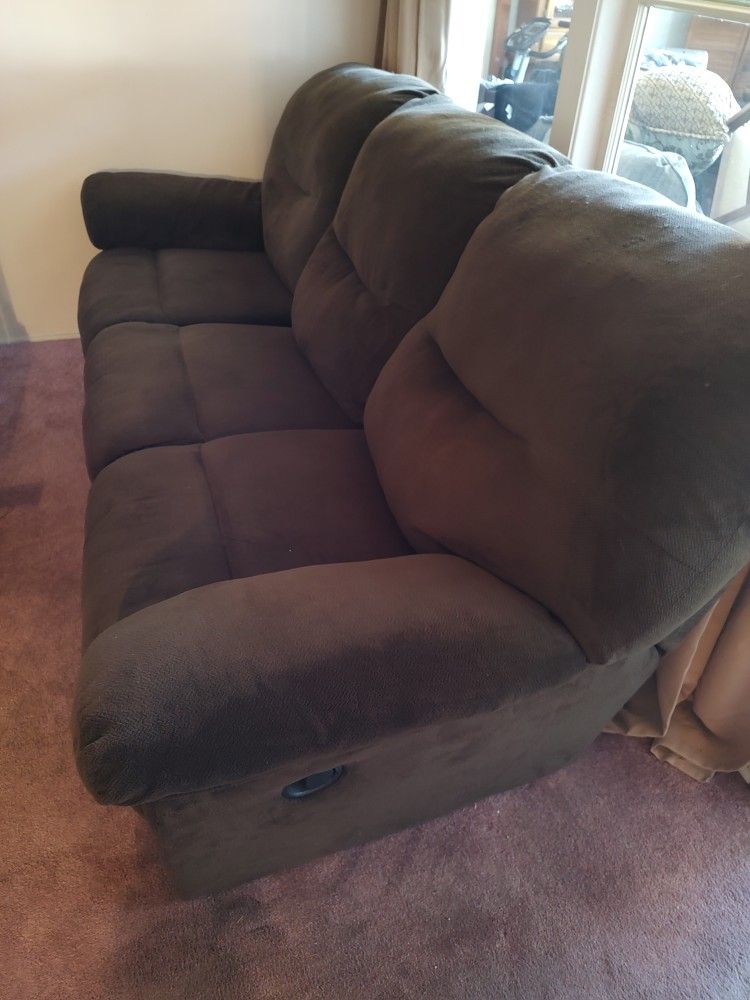 Couch With Two Built In Recliners 