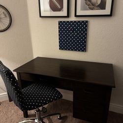 Moving Sale : Pottery Barn Kids Desk 