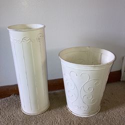 Distressed Metal 2 Pc Bathroom Set