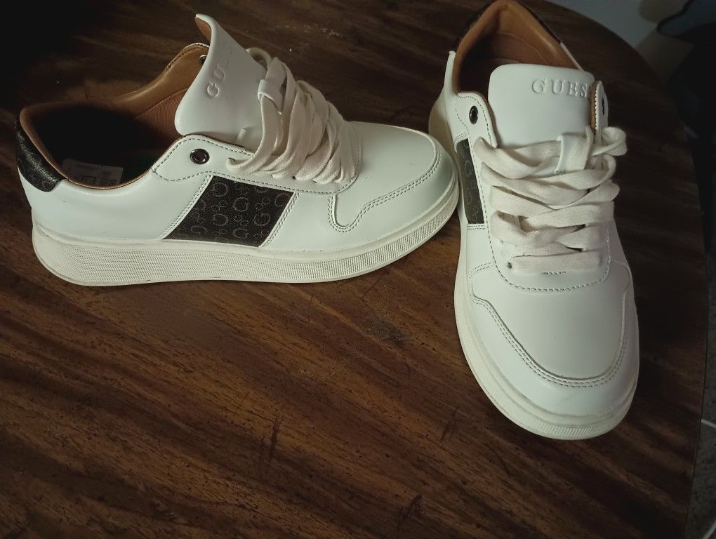 Guess Men's Size 7 1/2
