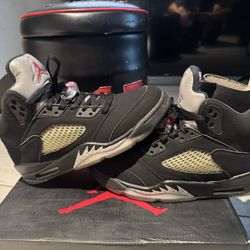 Jordan 5 Metallics 