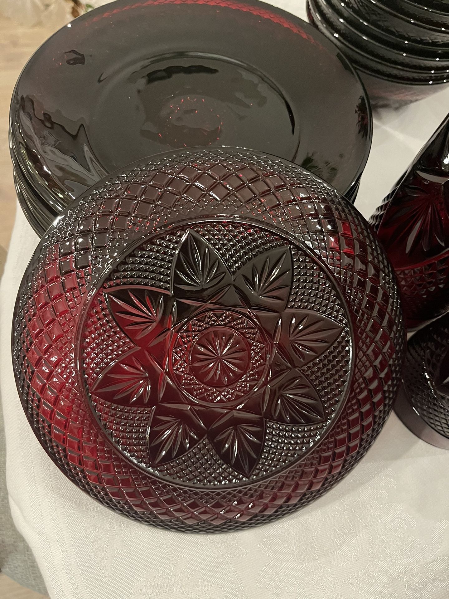 CHRISTMAS DISHES 12 Piece Setting