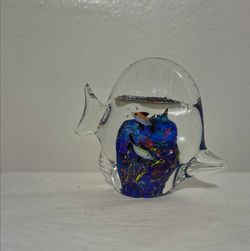 GLASS FISH FIGURINE PAPERWEIGHT 5.5"×4.3"