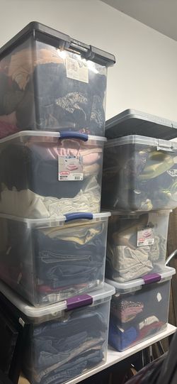 lot of vintage clothes + accessories !
