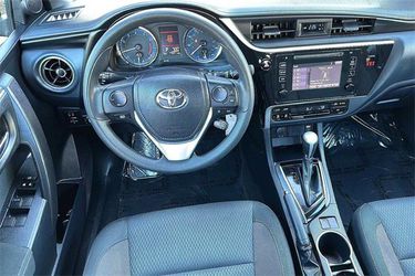2018 Toyota Corolla Thumbnail