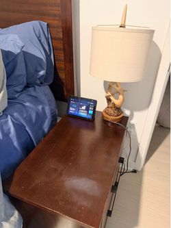 Queen bed set with two lamps and side tables