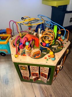 B Toys Activity Cube