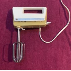Vintage Hamilton Beach Scovill Mixette Model 97 Harvest Gold Hand Mixer