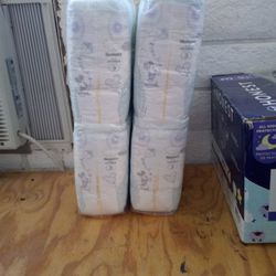 HUGGIES SNUG & DRY SIZE 6 DIAPERS 19 COUNT DISNEY BABY for Sale in East  Northport, NY - OfferUp
