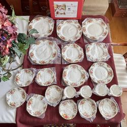 New 20 pc set Old Country Roses Dinnerware dishes set with Salad Plates. Great gift