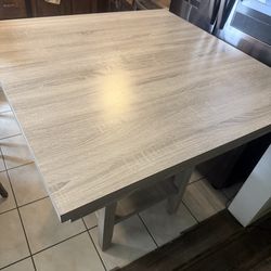 Dinner table for sale
