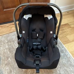 Nuna Infant Car Seat And Base