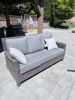 Outdoor set w/ brand new poker table