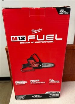 Milwaukee FUEL 12V

HATCHET 6"  Pruning Saw (Tool-Only)