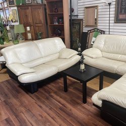 Elegant  Genuine Italian Leather Sofa, Love Seat, Chair, And End Tables  (excellent condition ) 