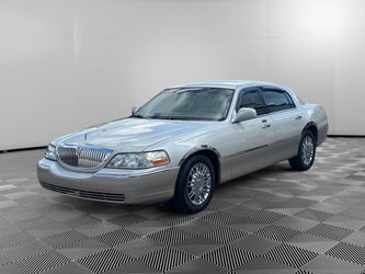 2004 Lincoln Town Car