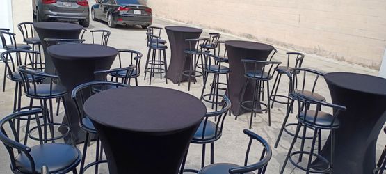 Mesas de cóctel 30" manteles spandex bancos negros
