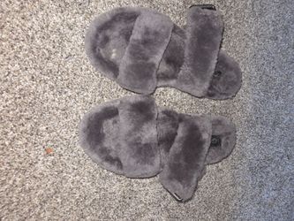 UGG Fluffy Slide Slippers Gray