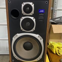 Pair Of Jvc Sk-404 Speakers