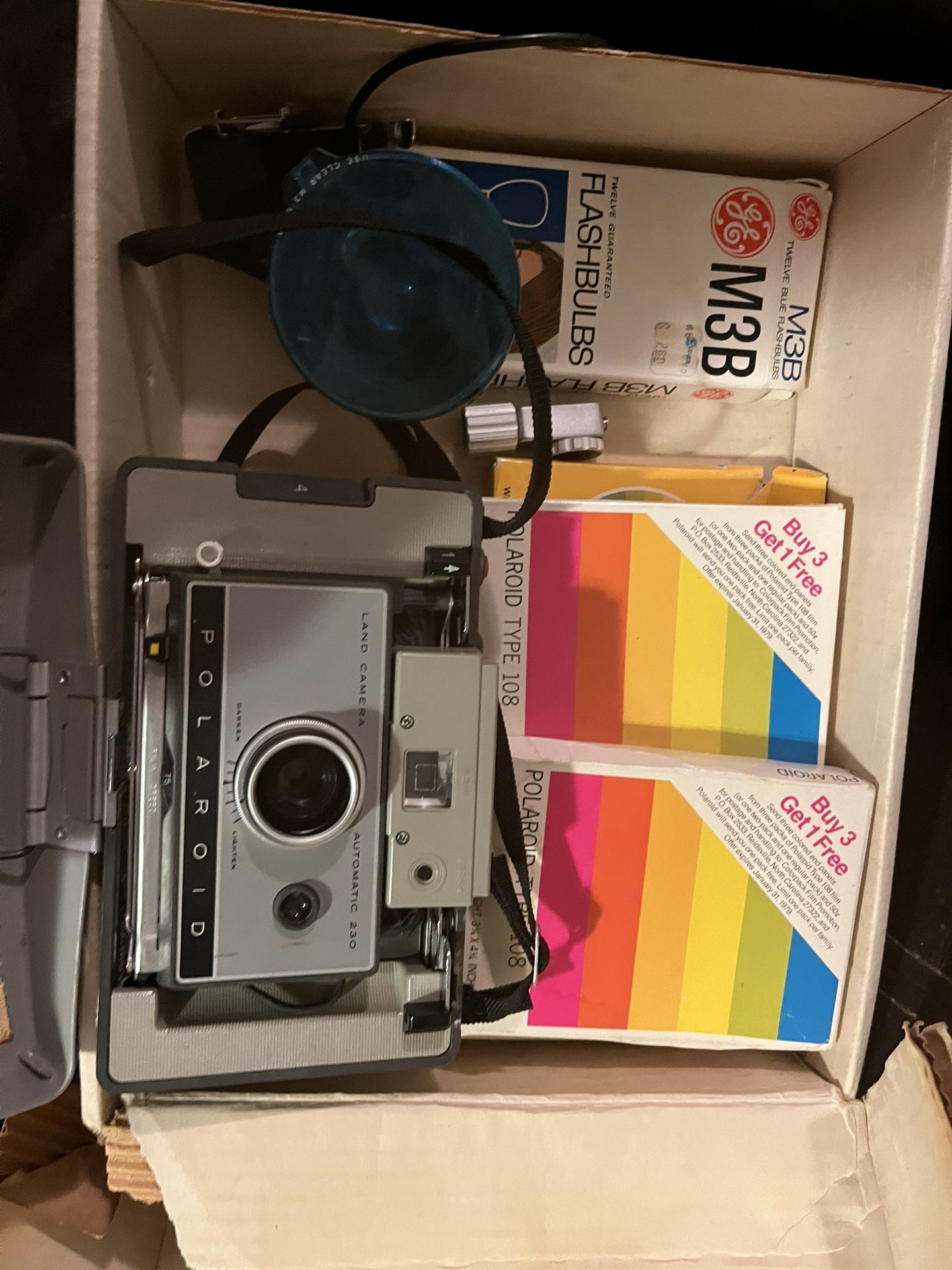 Polaroid 230 flashbulbs M3B 4 pack type 108