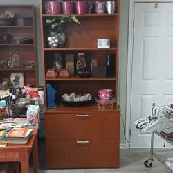 File cabinet w lock with bookshelf