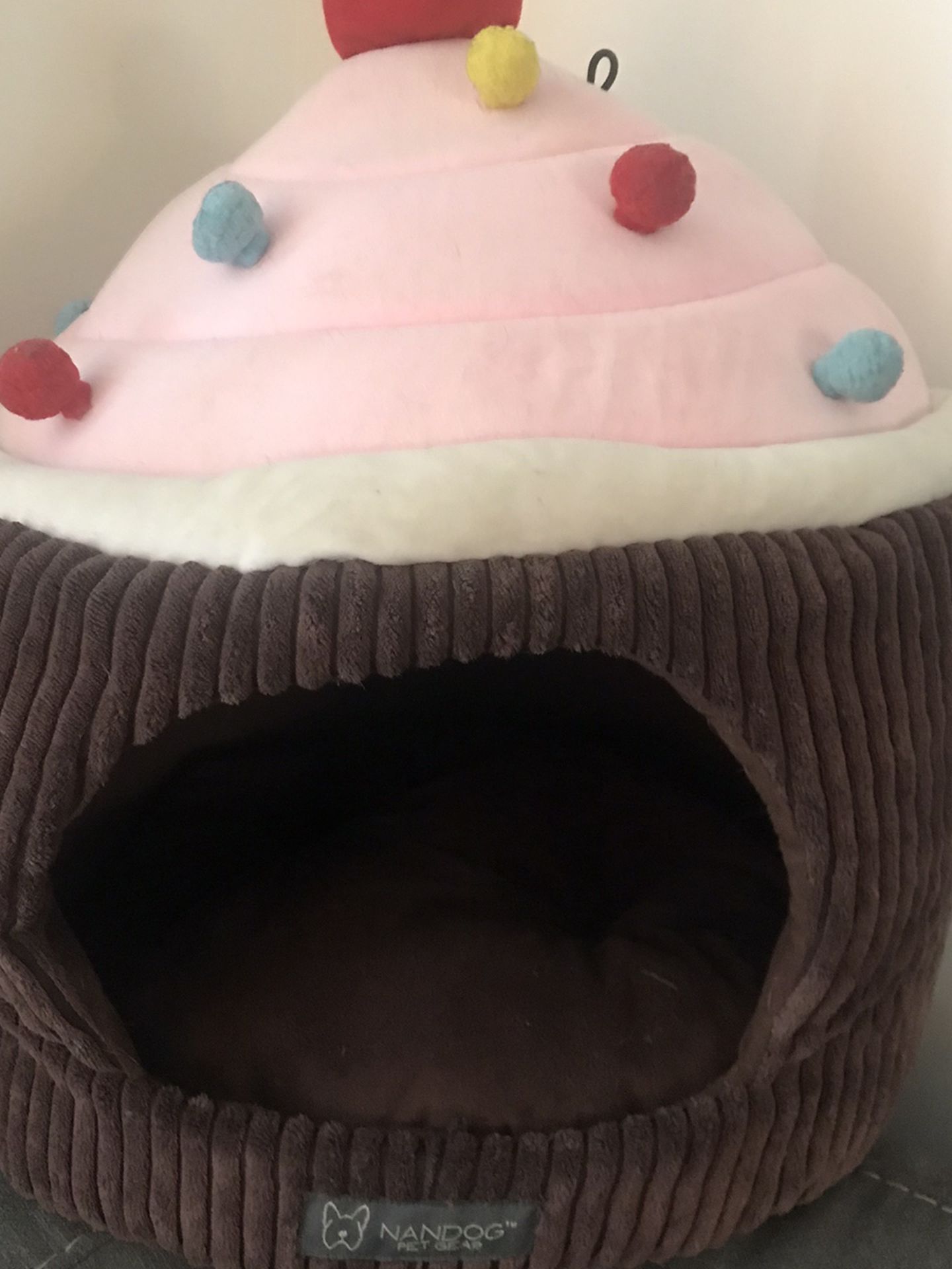 Dog/cat Cupcake House