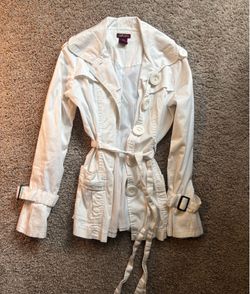White short trench coat