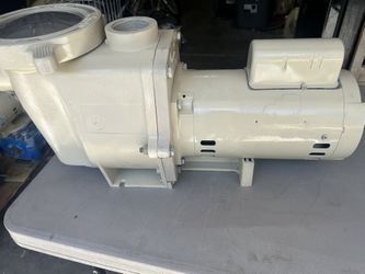 POOL PUMP W/ Warranty