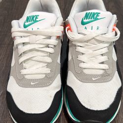 Nike Air Max Women 7.5