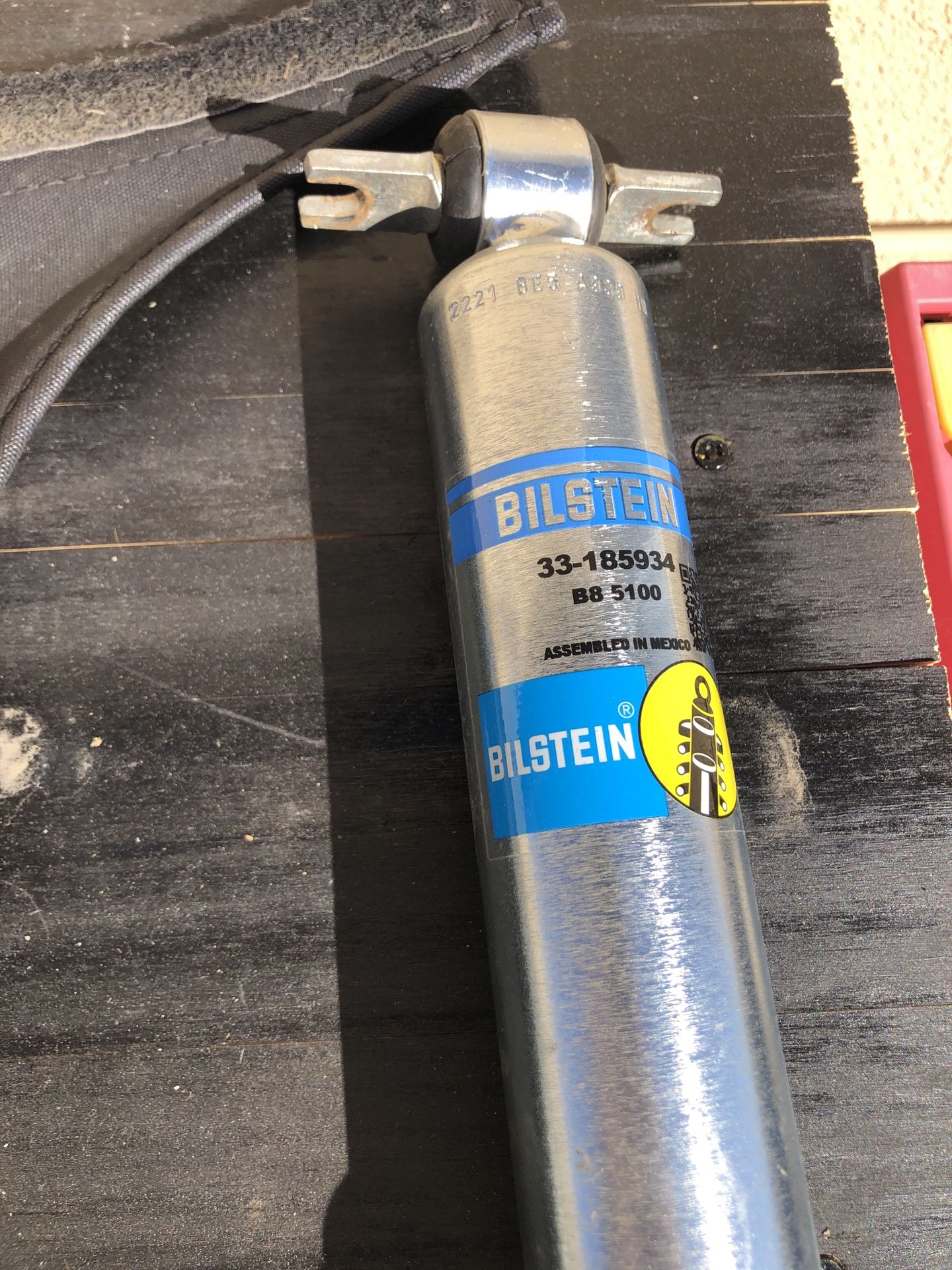 TWO Bilstein Shocks, 33-185934 B8 5100