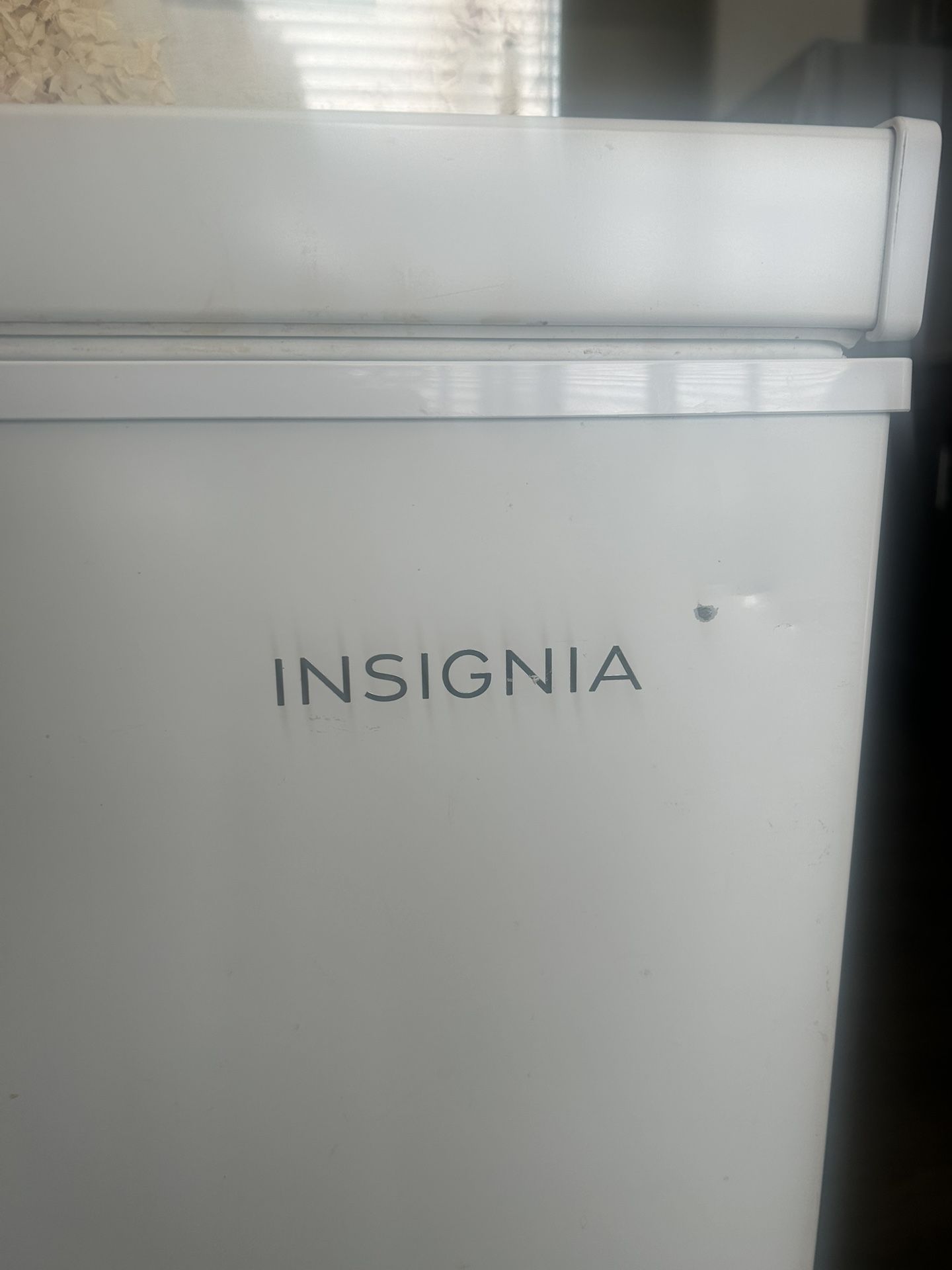 Insigniaβ’ - 5.0 Cu. Ft. Garage Ready-Chest Freezer - White
