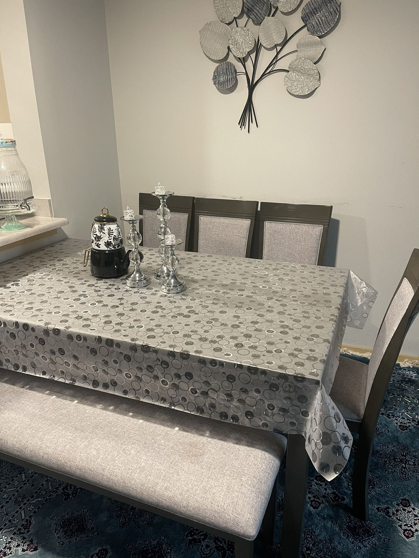 6-Piece Dining Table Set – Modern & Comfortable