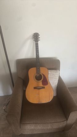 Fender campfire guitar