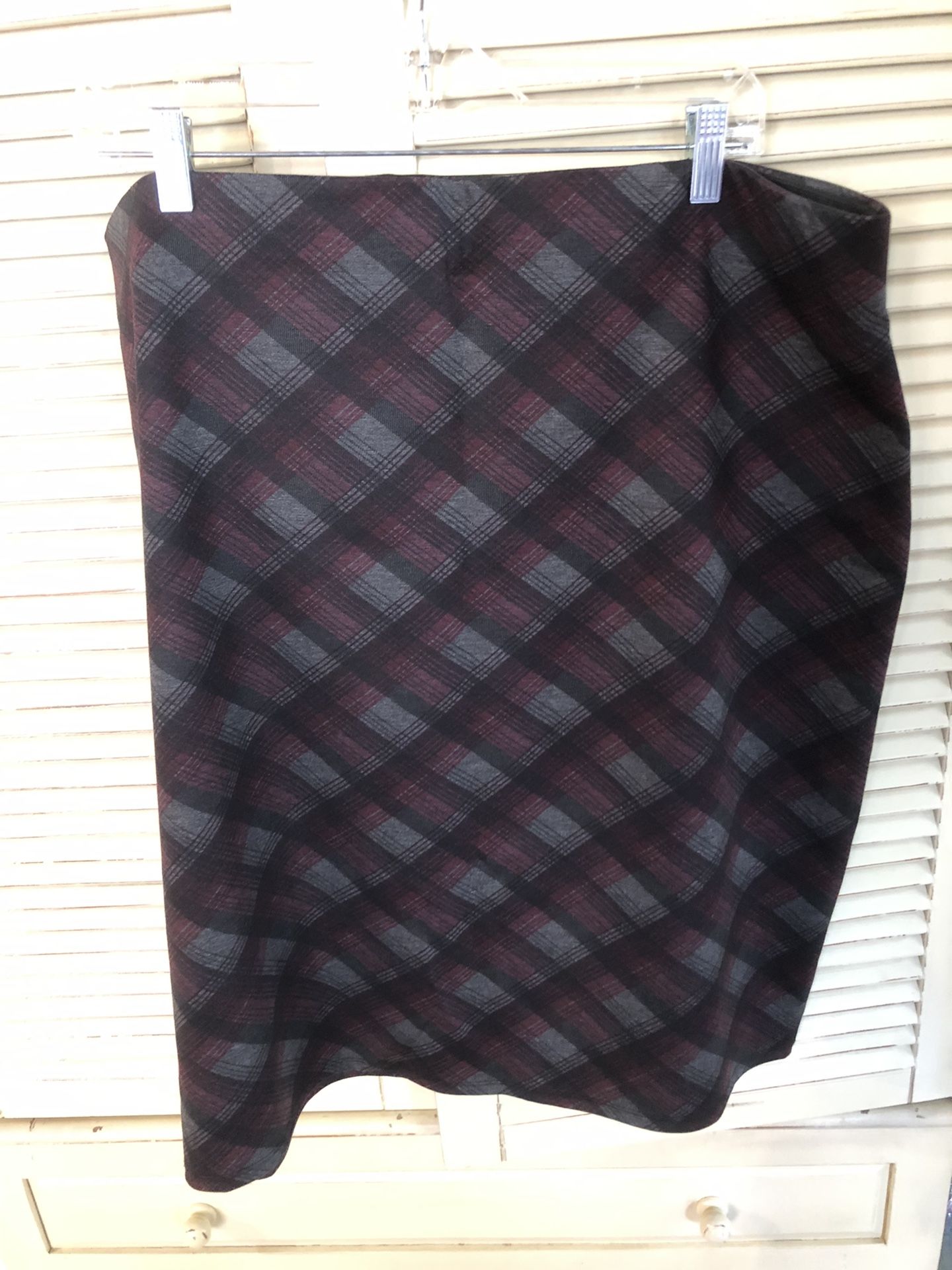 New York Clothing Company Ladies Skirt - Size XL - Elastic Waist - Below Knee