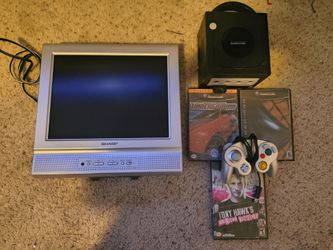 GameCube and 13' TV Bundle